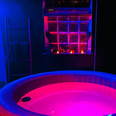 Romantic Jacuzzi Suite * Gagny